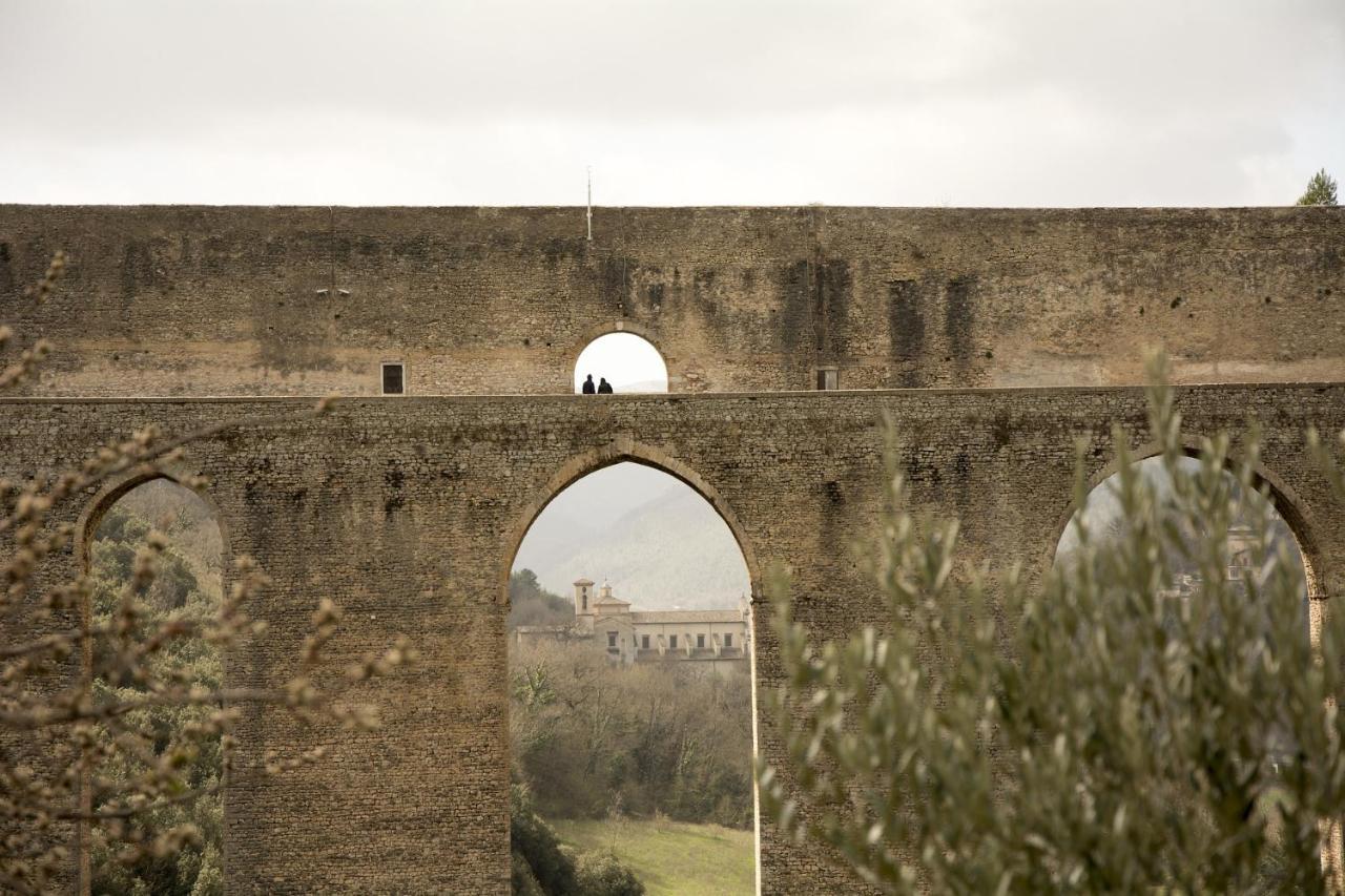 Palazzo Lauri Spoleto Apartment ภายนอก รูปภาพ