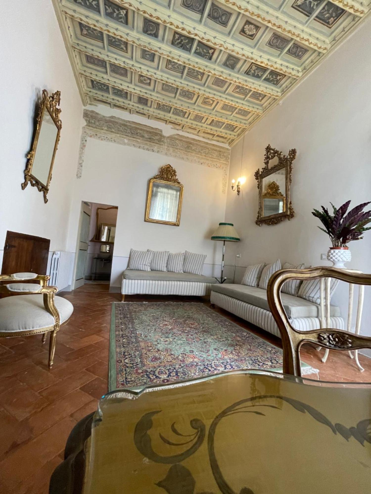 Palazzo Lauri Spoleto Apartment ภายนอก รูปภาพ
